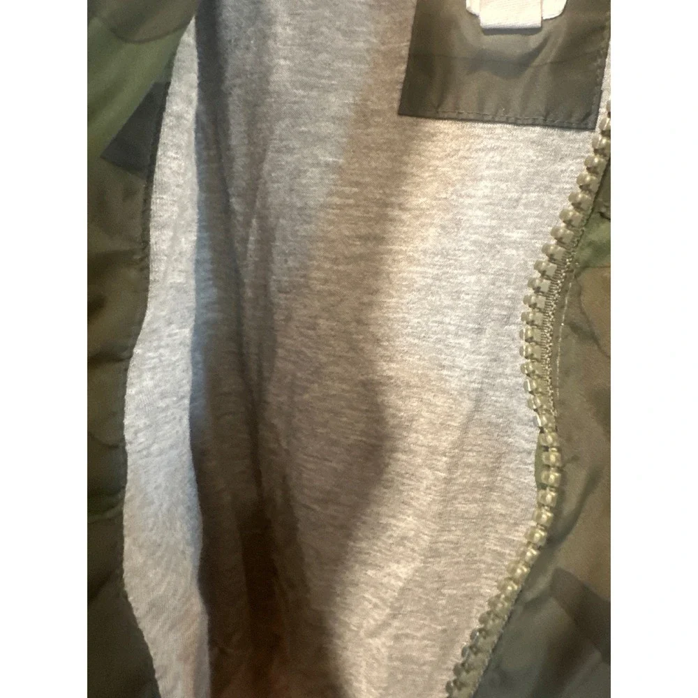 Gap Kids Camo Windbreaker Jacket Green Camouflage Full Zip Hooded Small S 6-7
